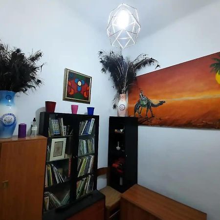 A Room In A Beautiful Apartment In The City Center มิลาน ภายนอก รูปภาพ