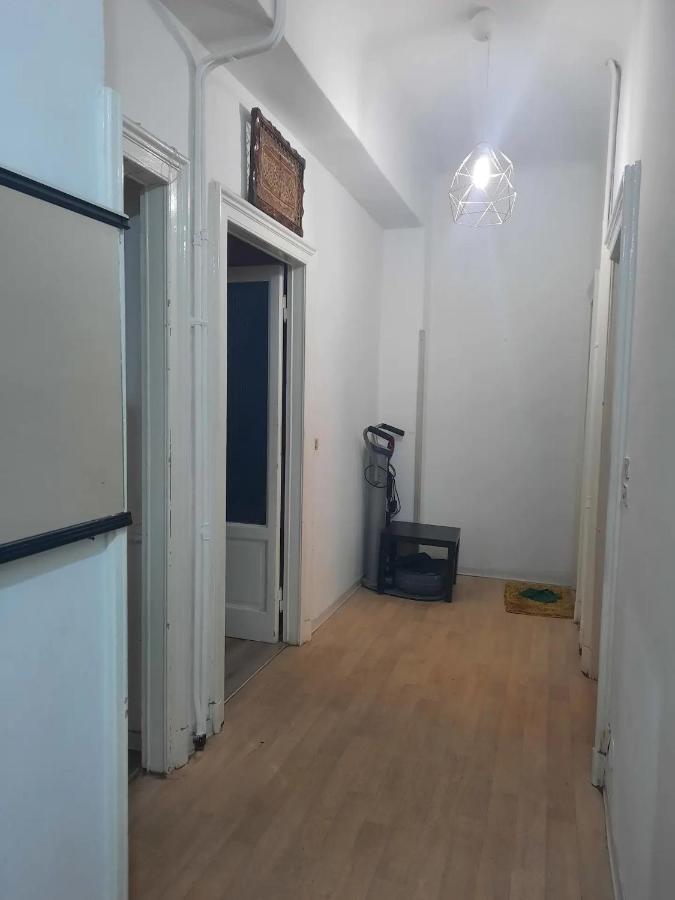 A Room In A Beautiful Apartment In The City Center มิลาน ภายนอก รูปภาพ