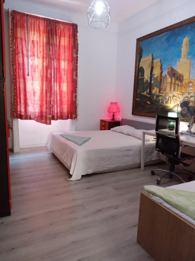 A Room In A Beautiful Apartment In The City Center มิลาน ภายนอก รูปภาพ