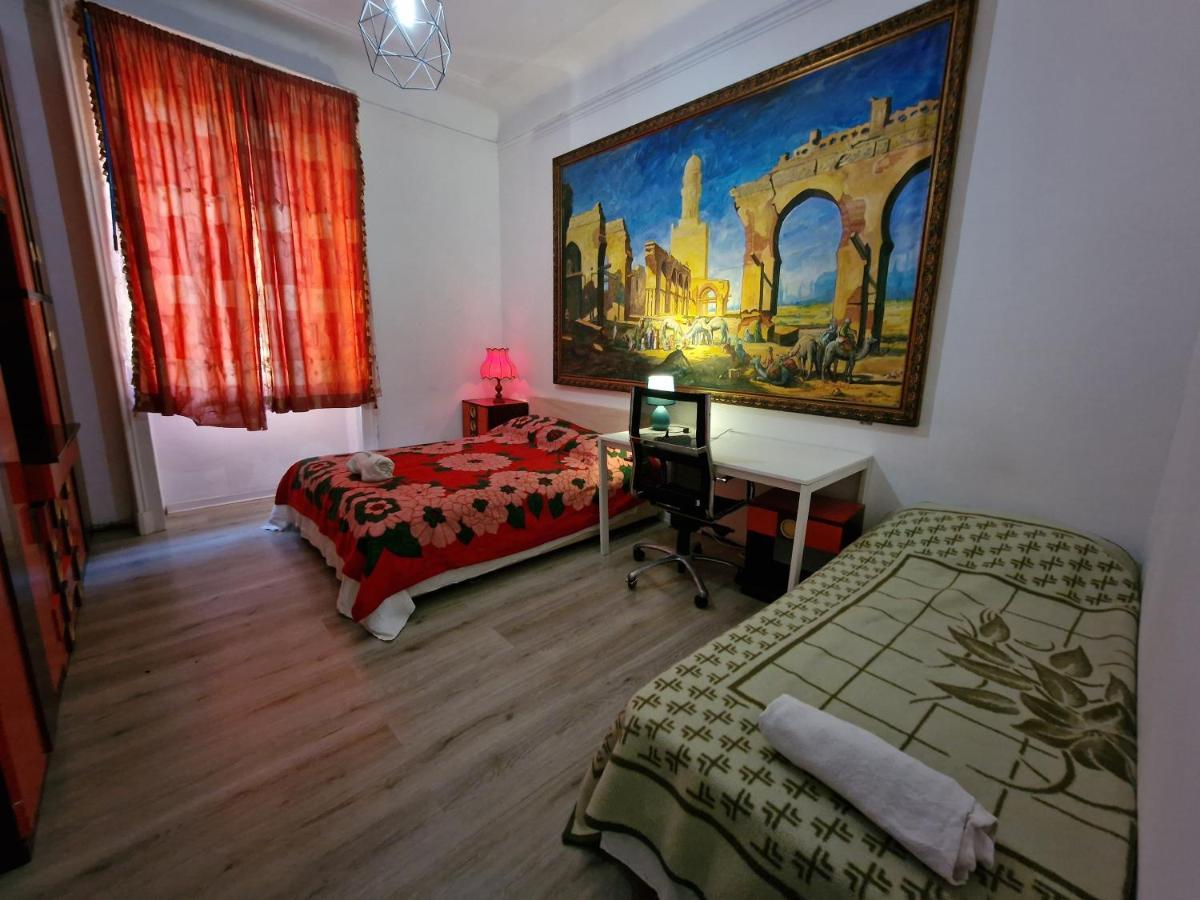 A Room In A Beautiful Apartment In The City Center มิลาน ภายนอก รูปภาพ
